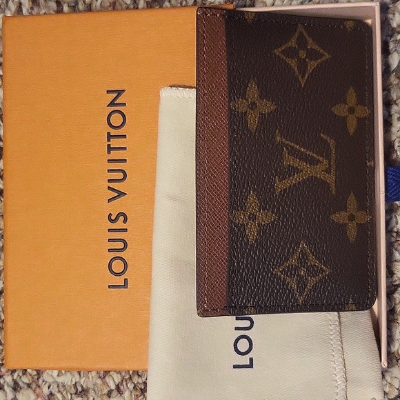 NWT Louis Vuitton Monogram Card Holder - Picture 2 of 2